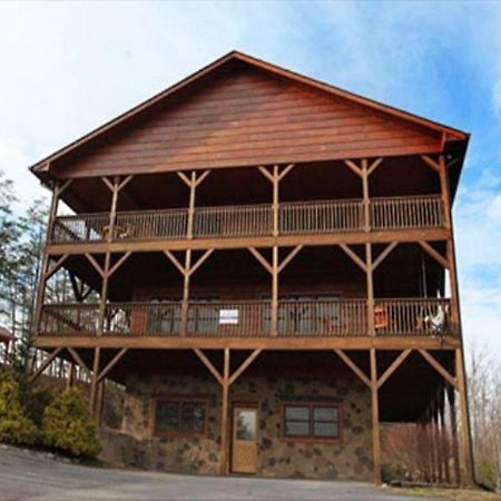 Spacious Party Hut Near Attractions McCookville Exterior photo