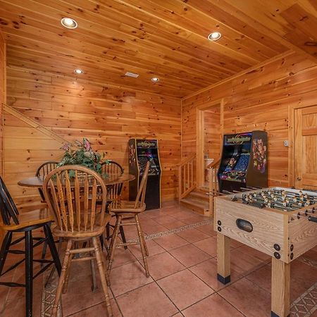 Spacious Party Hut Near Attractions McCookville Exterior photo