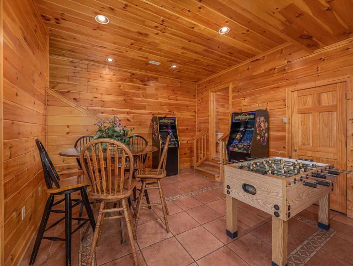 Spacious Party Hut Near Attractions McCookville Exterior photo